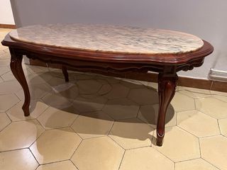 Mesa de centro ovalada con tapa de mármol