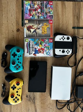 Nintendo Switch OLED Blanca y Negra