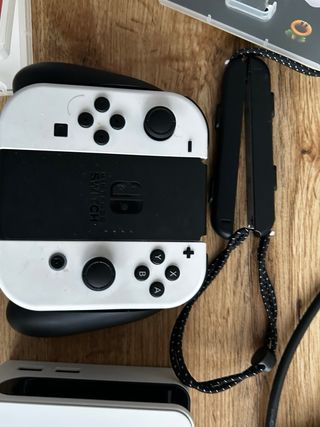 Nintendo Switch OLED Blanca y Negra