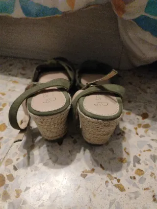 Sandalias de tacón verde