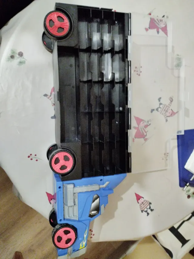 Camión de transporte azul