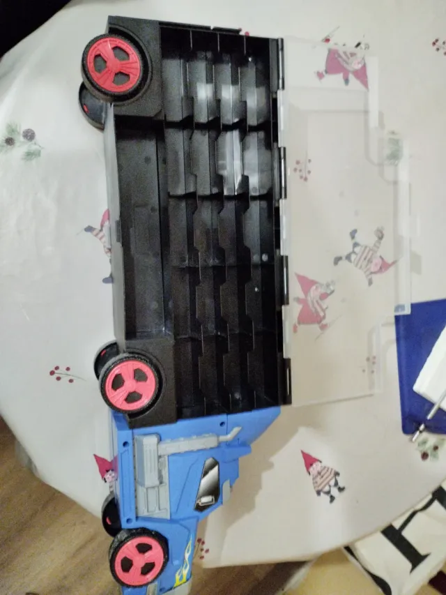 Camión de transporte azul