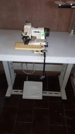 Máquina de Costura Industrial