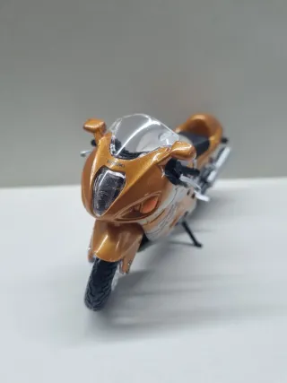 Suzuki GSX 1300 R y Honda Shadow VT1100C2 1/18