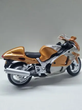 Suzuki GSX 1300 R y Honda Shadow VT1100C2 1/18