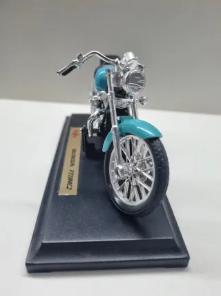 Suzuki GSX 1300 R y Honda Shadow VT1100C2 1/18