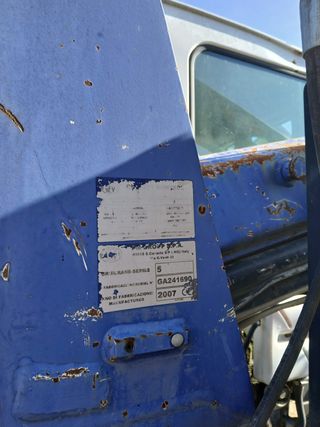 Nissan Atleon   grua y multilift portacontenedor