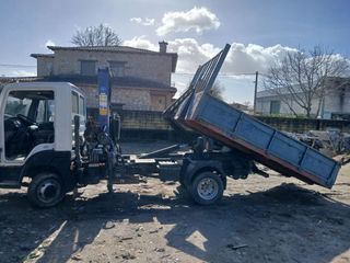 Nissan Atleon   grua y multilift portacontenedor