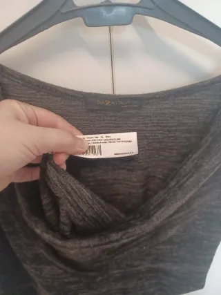 Vestito grigio scuro senza maniche