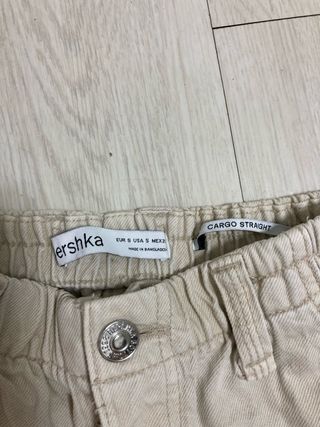 Pantalón cargo Straight Bershka beige
