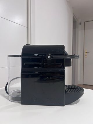 Cafetera Nespresso Negra