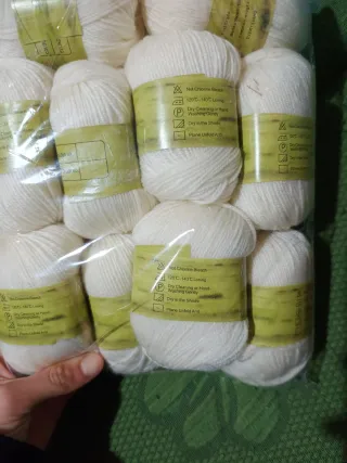 10 Gomitoli Lana Merino 100% Bianco