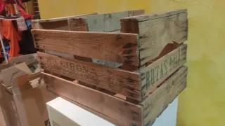 Caja de fruta de madera antigua