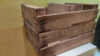 Caja de fruta de madera antigua