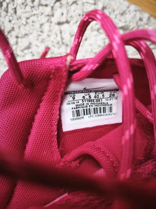 Nike Roshe One Talla 40.5 Rosa