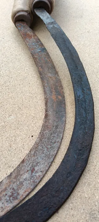 Lote de hoces y podaderas antiguas