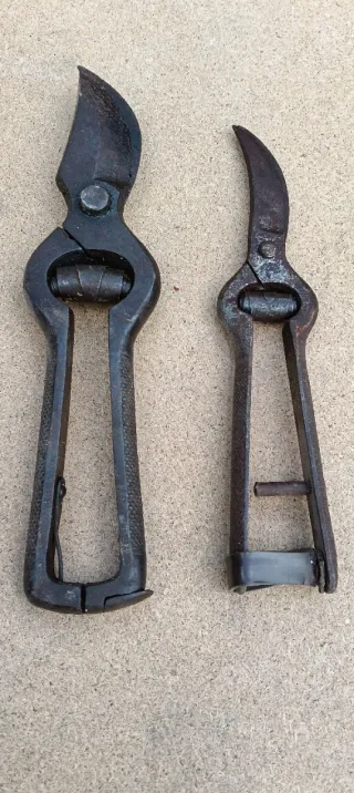 Lote de hoces y podaderas antiguas