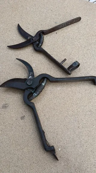 Lote de hoces y podaderas antiguas