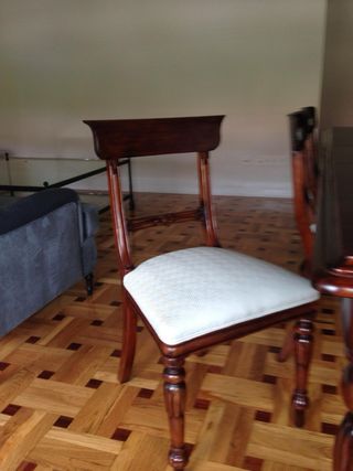 Mesa de comedor de madera