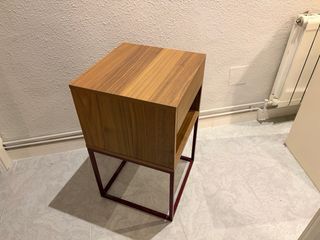 Mesita de noche IKEA Vikhammer madera y metal