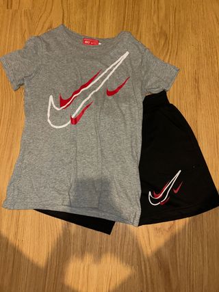 Conjunto Nike Camiseta y Pantalón Corto