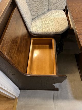 Banco esquinero cocina con mesa y taburetes