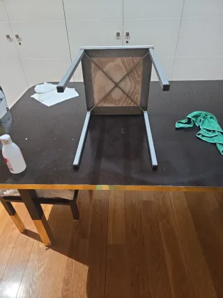 Silla Negra y plateada Tengo 3 iguales