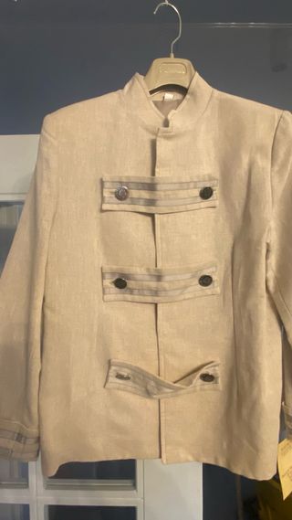 Traje comunión niño beige con etiqueta