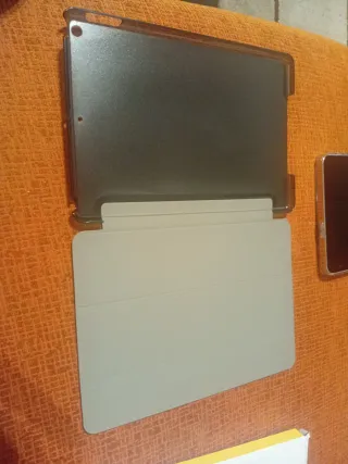Funda iPad (9/8/7)