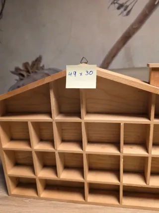 Estantería de madera casa