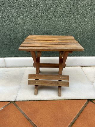 Mesita/taburete plegable de madera
