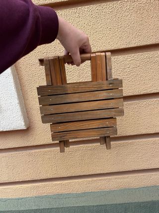 Mesita/taburete plegable de madera