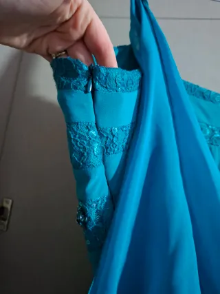 Abito lungo verde acqua con perline