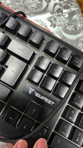 Teclado Gaming Tempest Negro y Rojo