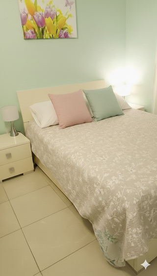 Canapé 1.35cm + Colchón + 2 Mesitas