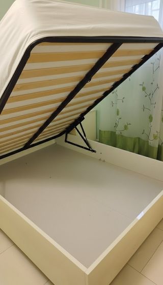 Canapé 1.35cm + Colchón + 2 Mesitas