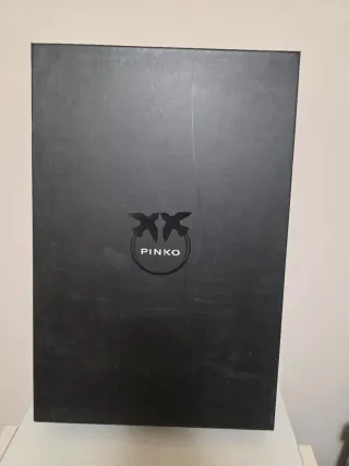 Stivali Pinko neri alti con tacco