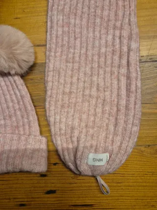 Conjunto gorro y bufanda rosa pompón
