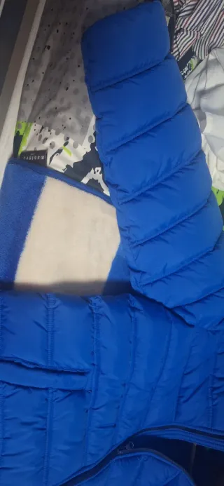 Cazadora azul Benetton con capucha