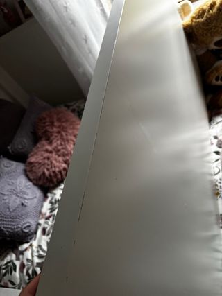 Mesa de escritorio blanca