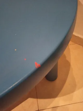 Mesa infantil redonda azul Ikea Mammut