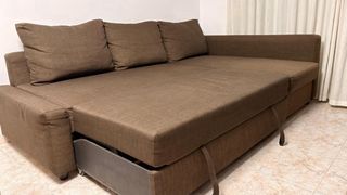 Sofá Cama IKEA FRIHETEN Marrón con Almacenaje