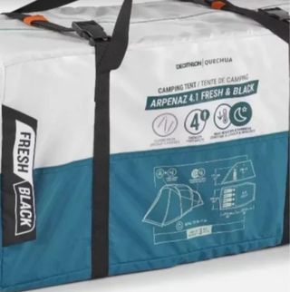 Tienda de campaña azul y gris