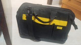 Bolso herramientas Stanley negro y amarillo