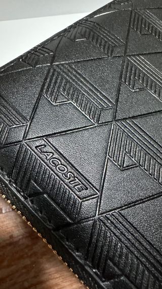 Billetera Lacoste Negra Piel Relieve Maheki