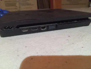 Consola PS4 con 5 mandos