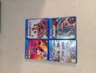 Consola PS4 con 5 mandos