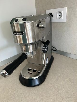 Cafetera DeLonghi Dedica