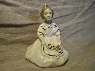 Figura vintage Fallera de porcelana – Santa Rufina