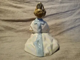 Figura vintage Fallera de porcelana – Santa Rufina